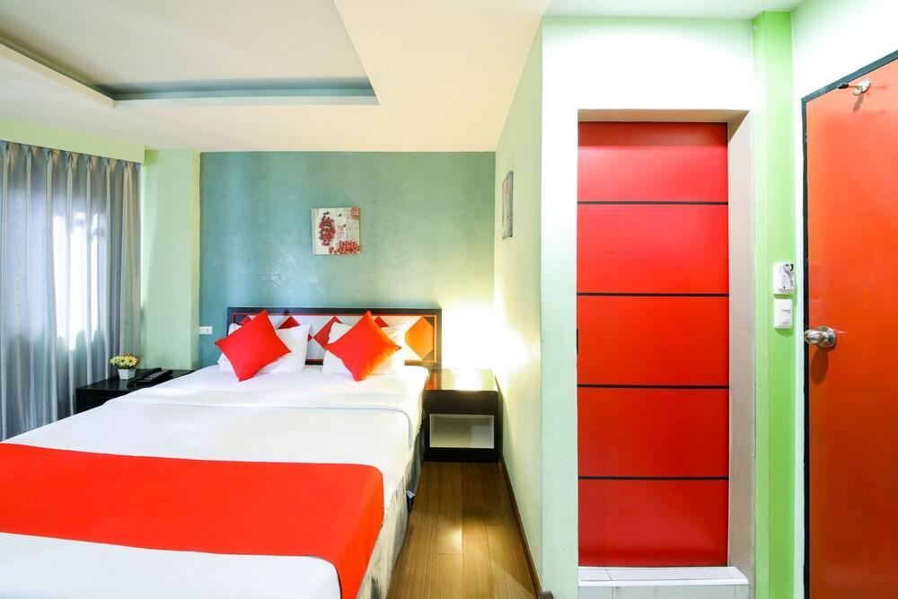 Hotel The Chilli By Golden Ray à Patong Extérieur photo