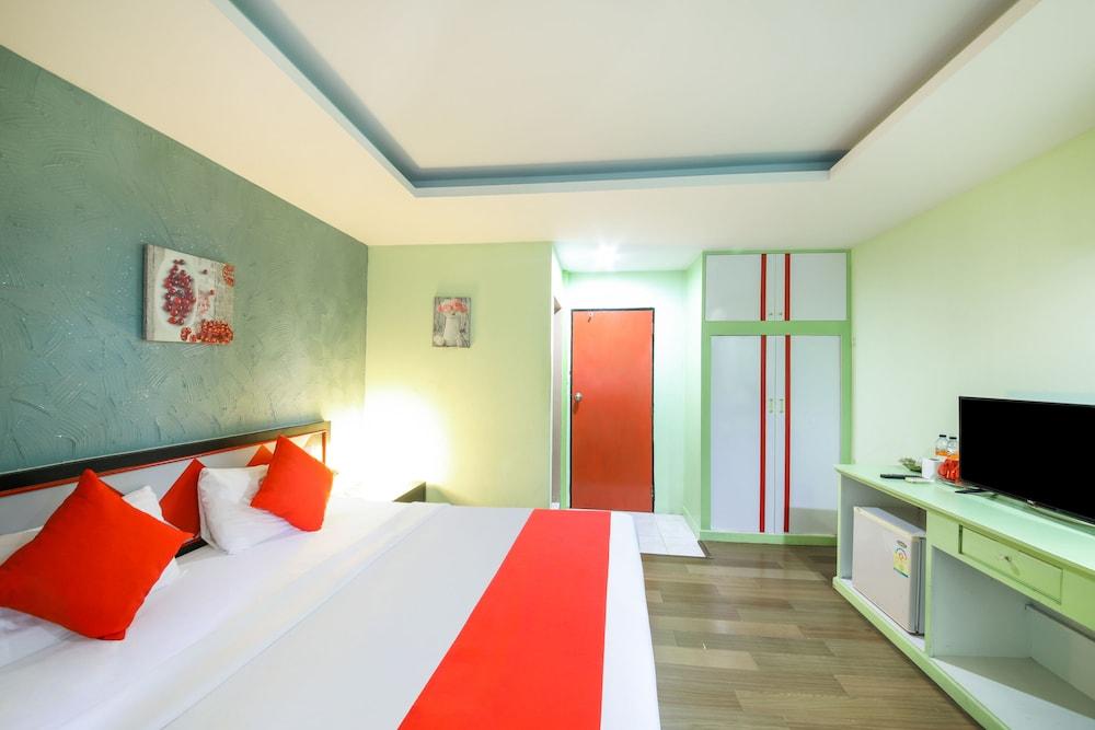 Hotel The Chilli By Golden Ray à Patong Extérieur photo