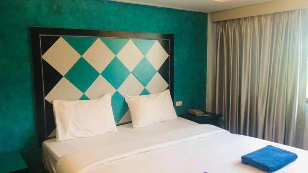 Hotel The Chilli By Golden Ray à Patong Extérieur photo